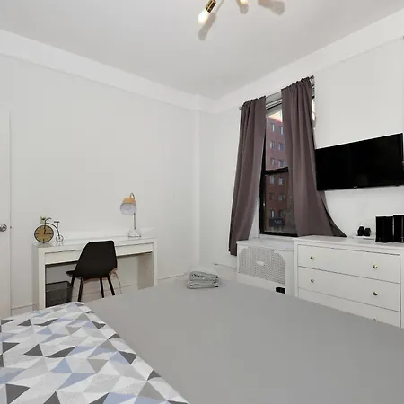Monthly Nyc Rentals- Amazing 3 Bedroom Unit