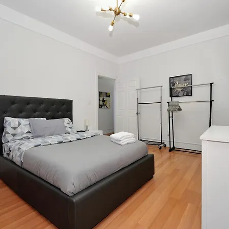 Apartment Monthly Nyc Rentals- Amazing 3 Bedroom Unit