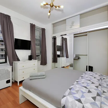 Monthly Nyc Rentals- Amazing 3 Bedroom Unit Apartment *
