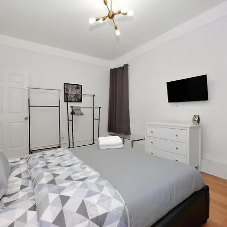 Apartment Monthly Nyc Rentals- Amazing 3 Bedroom Unit New York