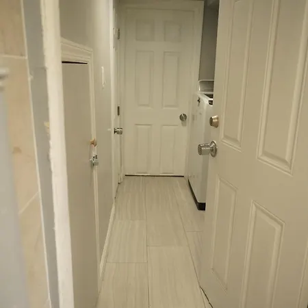 Cozy 2 Bedroom In A Lovely Forest Hills Neighborhood Apartment New York