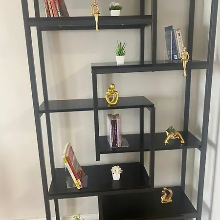 Stylish- 1 Bed Spacious Apartment