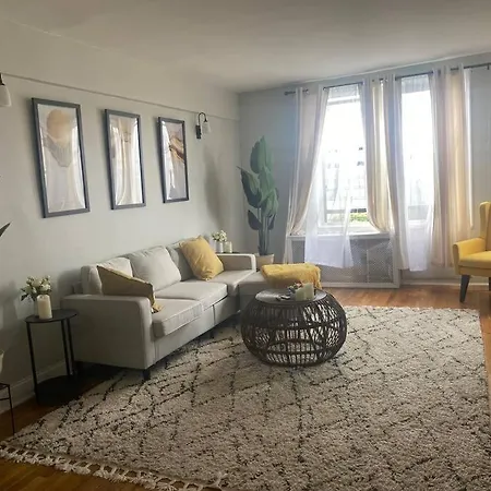 Stylish- 1 Bed Spacious