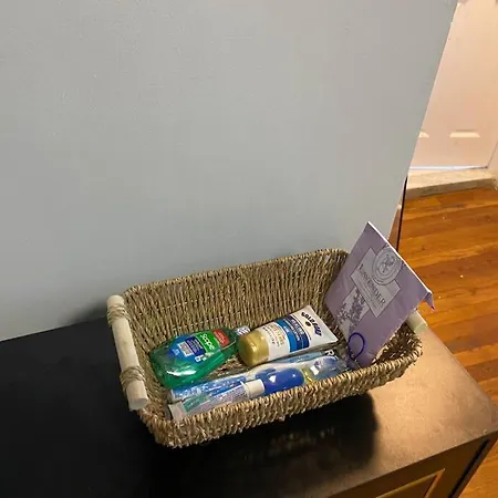 Stylish- 1 Bed Spacious Apartment *