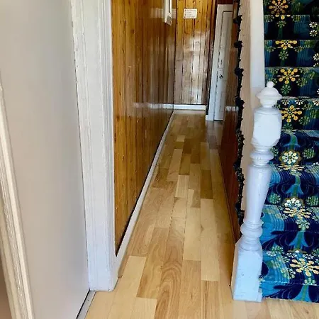 Huge 3 Bedroom Apt In Lic, Mannhattan Next Stop ! * New York