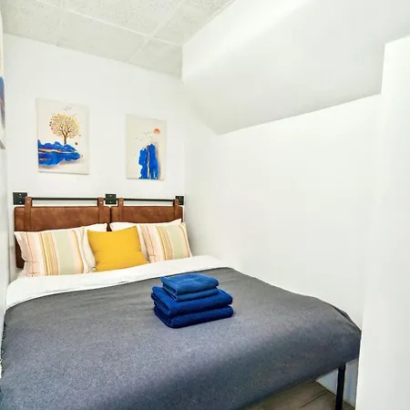 Stylish 2br Apartment-walk To China Town *