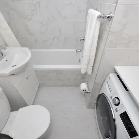 Apartment Monthly Nyc Rentals- Newly Designed Studio *