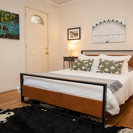 Monthly Nyc Rentals- Ideal Studio Unit For 2! Apartment