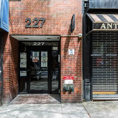 Midtown E 2br W Elevator Nr Park Nyc-579 New York