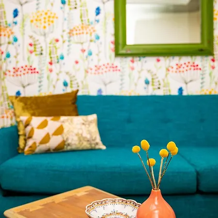 Apartment Monthly Nyc Rentals- Lovely 3 Bedroom New York