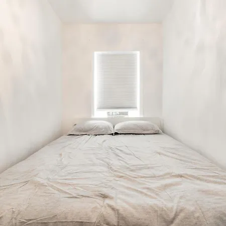Apartment Monthly Nyc Rentals- Fab 3 Bedroom Unit New York