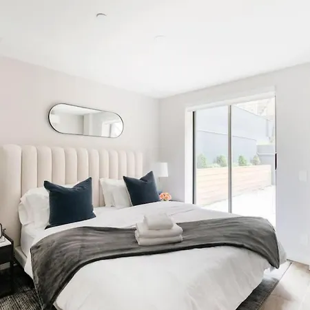Massive 1br W Private Patio In Upper East Side * New York
