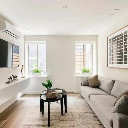 Massive 1br W Private Patio In Upper East Side Hotel *