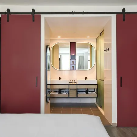 Renaissance Flushing At Tangram Hotel 4*