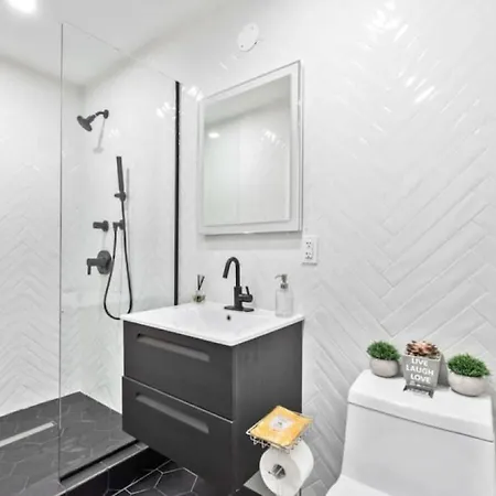 Luxe With Charming Juliet Balcony Hotel New York