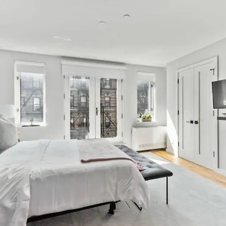 Luxe With Charming Juliet Balcony New York