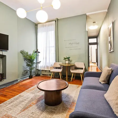 Apartment Monthly Nyc Rentals- Newly Designed 1 Bedroom Unit