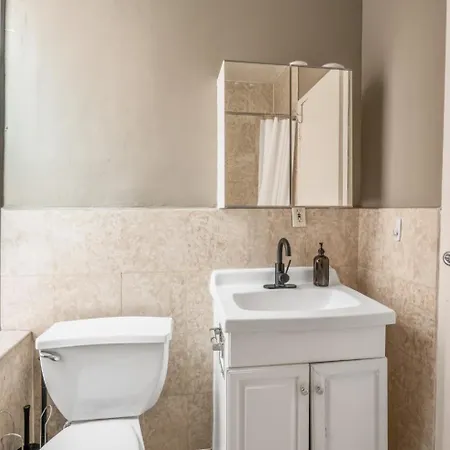 Apartment Monthly Nyc Rentals- Amazing 1 Bedroom Unit New York