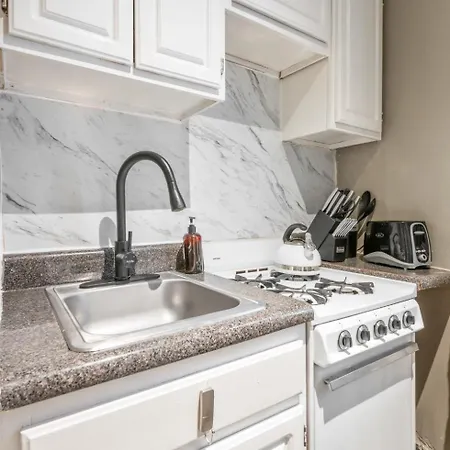Apartment Monthly Nyc Rentals- Amazing 1 Bedroom Unit New York