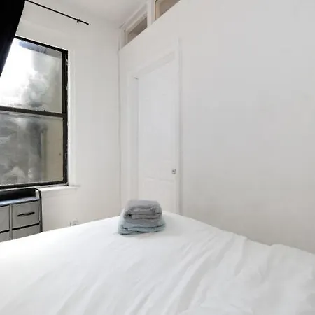 Monthly Nyc Rentals- Contemporary 2 Bedroom