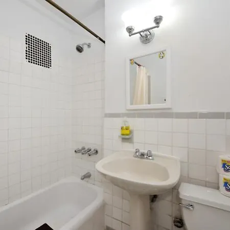 Apartment Monthly Nyc Rentals- Gorgeous 2 Bedroom New York