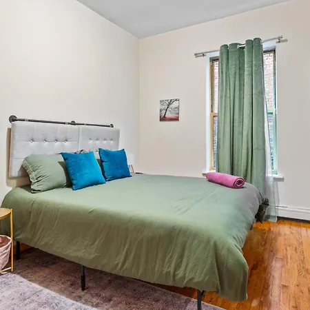 Apartment Monthly Nyc Rentals- Modernized 2 Bedroom New York