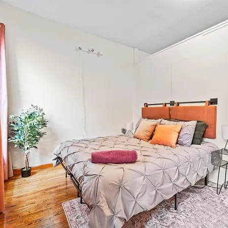 Monthly Nyc Rentals- Modernized 2 Bedroom