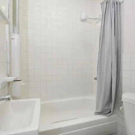 Monthly Nyc Rentals- Perfectly Designed 2 Bedroom Unit * New York