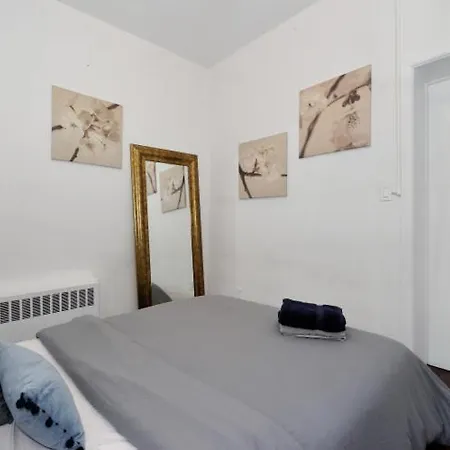 Monthly Nyc Rentals- Stylish 2 Bedroom Unit Apartment New York