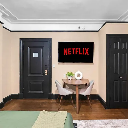 Apartment In The Heart Of Nyc 2 Bdr W Gym