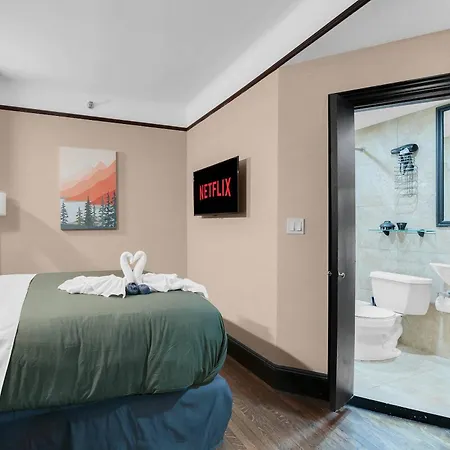 In The Heart Of Nyc 2 Bdr W Gym Apartment *