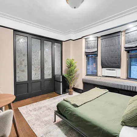 In The Heart Of Nyc 2 Bdr W Gym Apartment New York