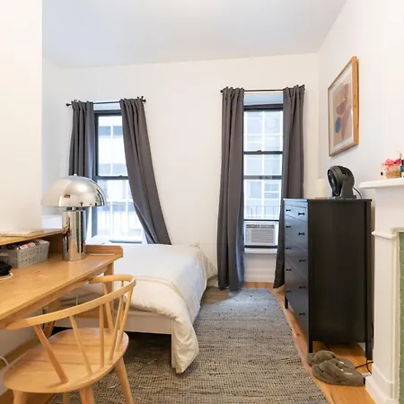 Apartment Monthly Nyc Rentals- Comfy 3 Bedroom *
