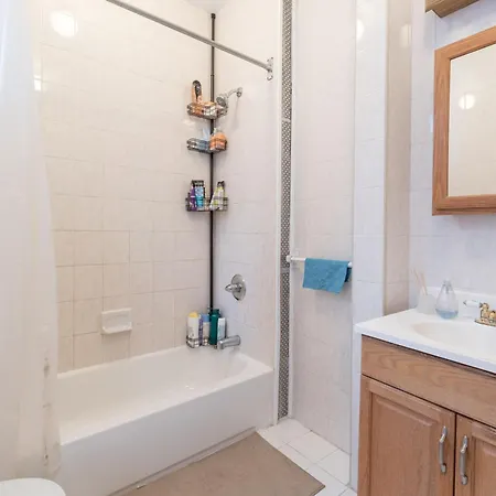 Monthly Nyc Rentals- Comfy 3 Bedroom Apartment