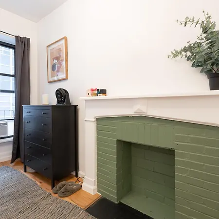 Monthly Nyc Rentals- Comfy 3 Bedroom Apartment New York