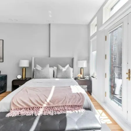 Hotel Luxe W Juliet Balcony In Upper East