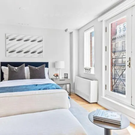 Hotel Luxe With Charming Juliet Balcony New York