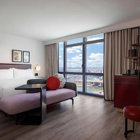 Renaissance Flushing At Tangram Hotel 4*