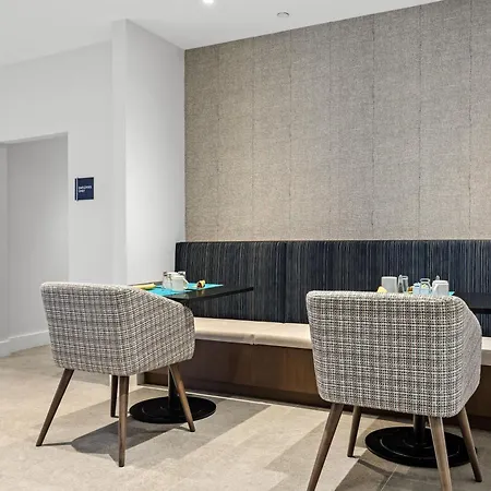 Doubletree By Hilton Jfk Airport 3* New York