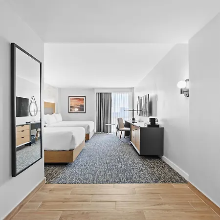Hotel Doubletree By Hilton Jfk Airport 3*