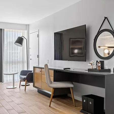 Hotel Doubletree By Hilton Jfk Airport 3*