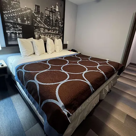 Super 8 By Wyndham Brooklyn Fulton Street Broadway Junction New York