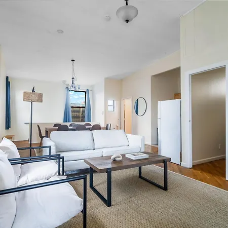 Spacious 3br 2ba In East Harlem - Near Park Apartment *