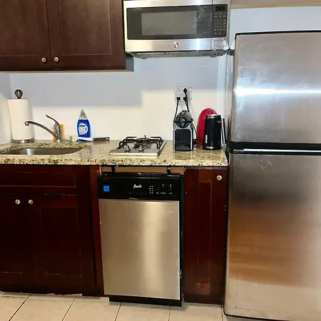 City Center Cozy Quiet Bedroom With Private Bath *