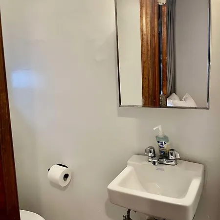 Homestay City Center Cozy Quiet Bedroom With Private Bath New York