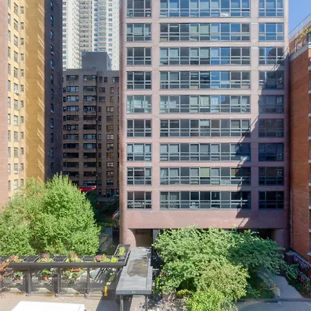 Midtown East 2br W Doorman Elevator Gym Nr Un Nyc-951 Apartment New York