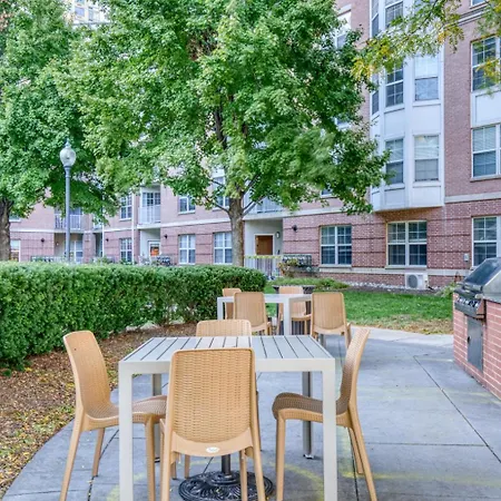 Jersey 2br W Wd Gym Elevator Nr Path Nyc-672 Apartment