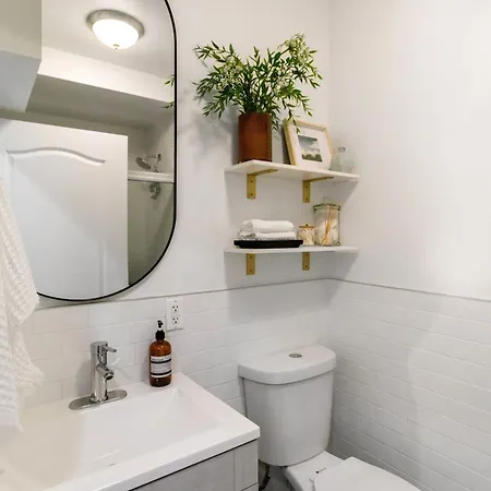 Bright Designer In Historic Harlem, 20 Minutes From Times Square!