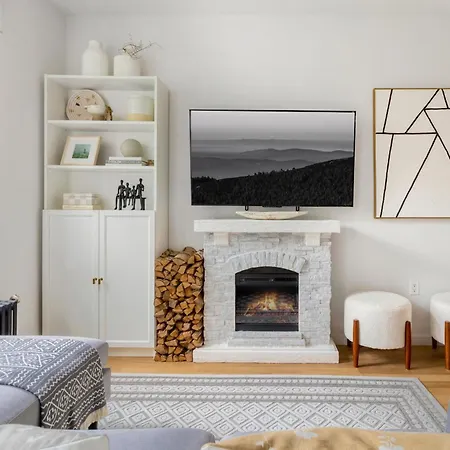 Bright Designer In Historic Harlem, 20 Minutes From Times Square! * New York