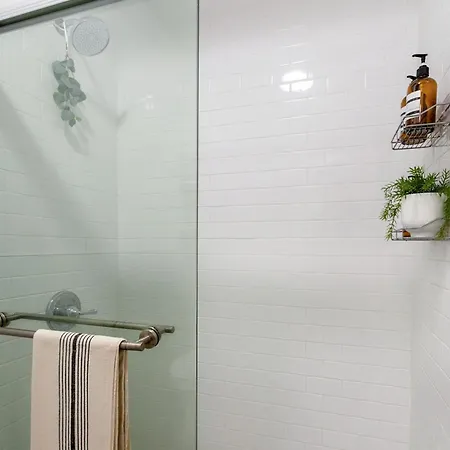 Bright Designer In Historic Harlem, 20 Minutes From Times Square! *
